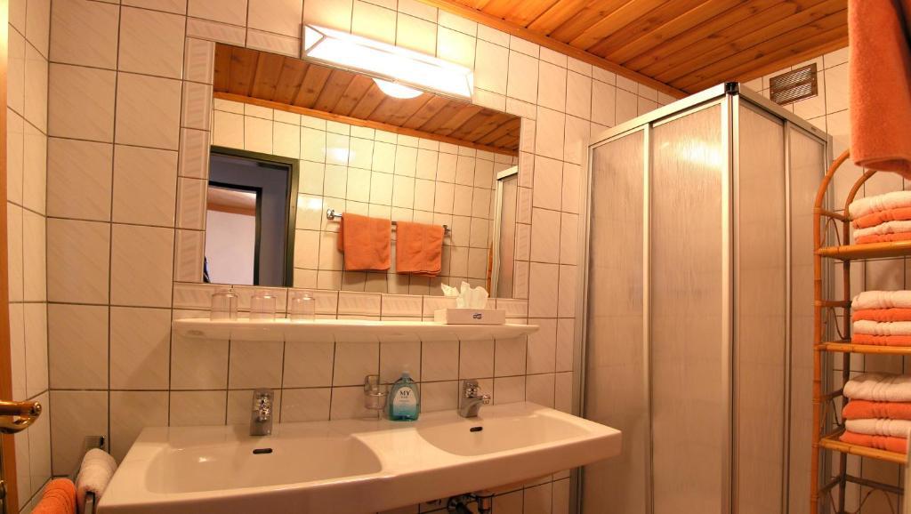 Haus Am Platz - Weitgasser Altenmarkt im Pongau Pokój zdjęcie